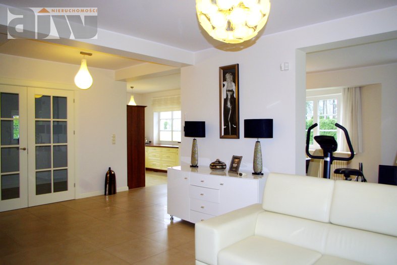 Słoneczna rezydencja w Hornówku - zdjęcie 2