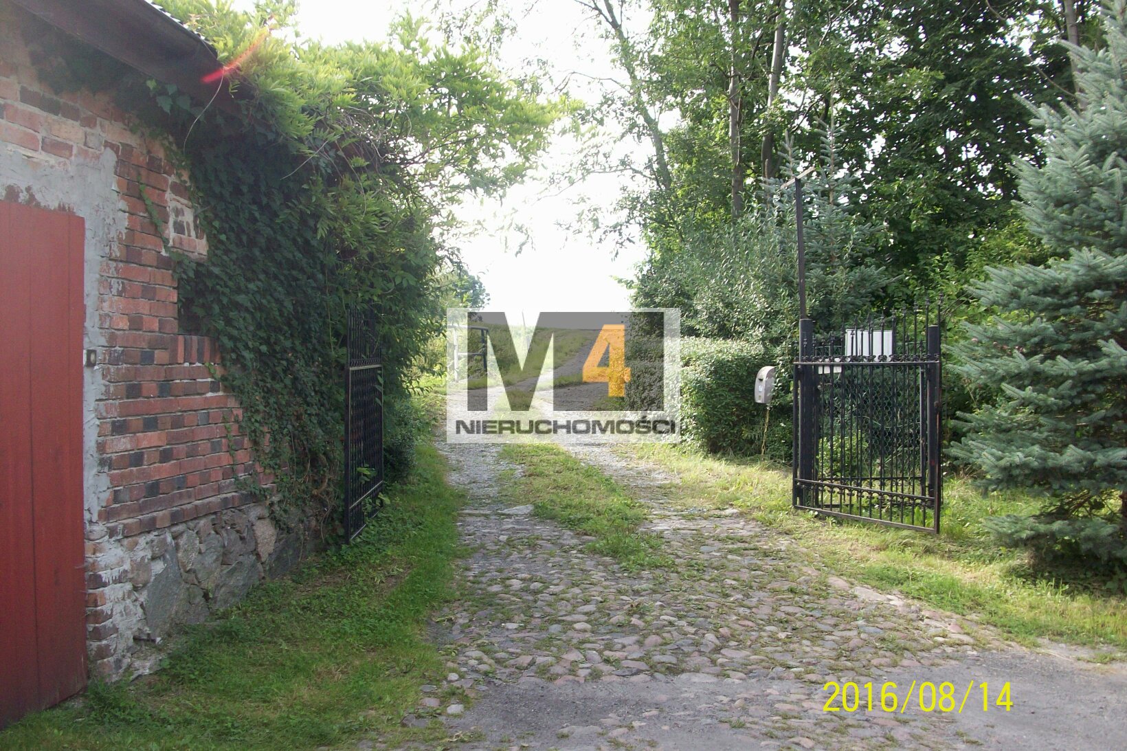 Dom w spokojnej okolicy - zdjęcie 6