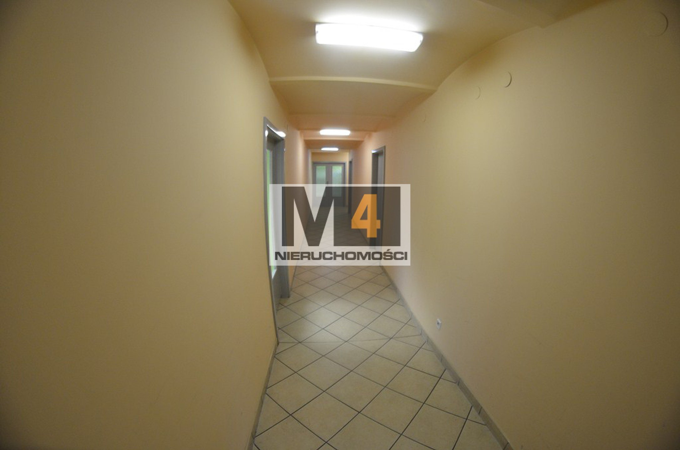 Budynek produkcyjno-usługowy, biurowy !! Po remoncie ! 4 kondygnacje, winda , rampa ! ! - zdjęcie 9