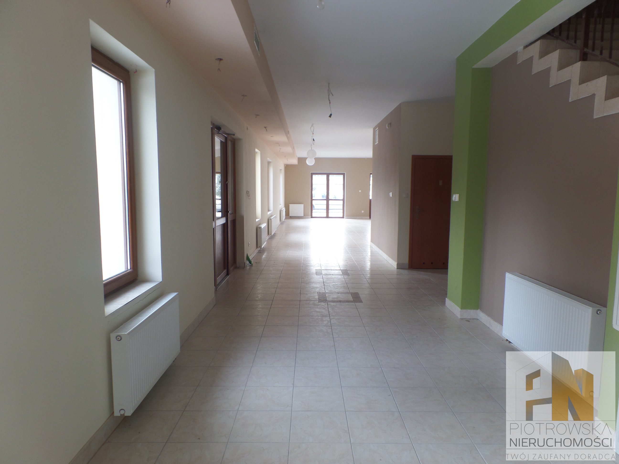 Budynek usługowy 790m2 - zdjęcie 4