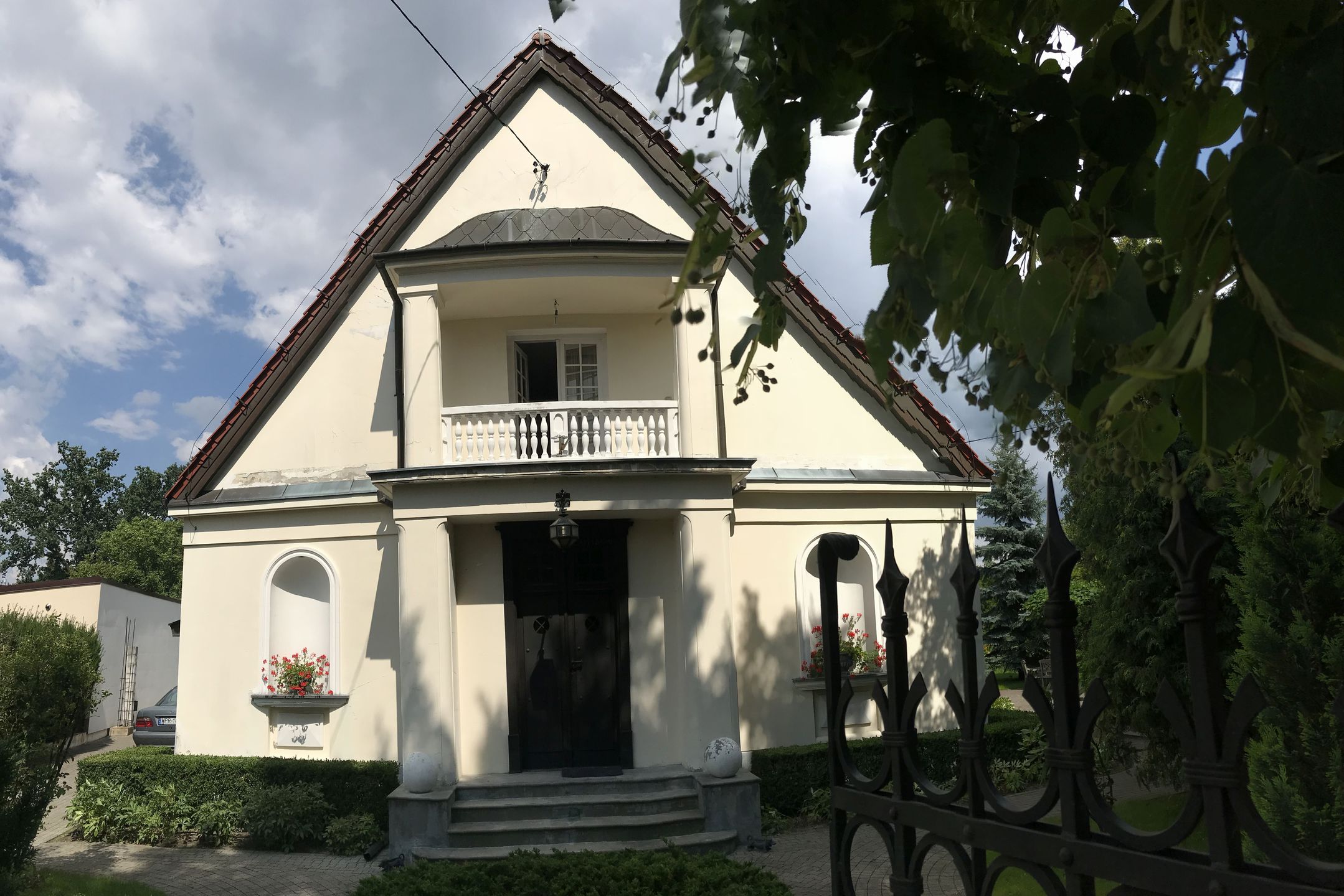 Do sprzedaży zabytkowa willa "Orelówka"-380 m2-Pruszków-ul.Dąbrowskiego - zdjęcie 1