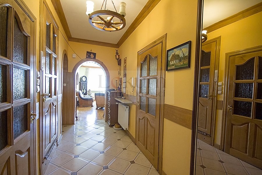 Bemowo - dom na kilku poziomach - zdjęcie 6