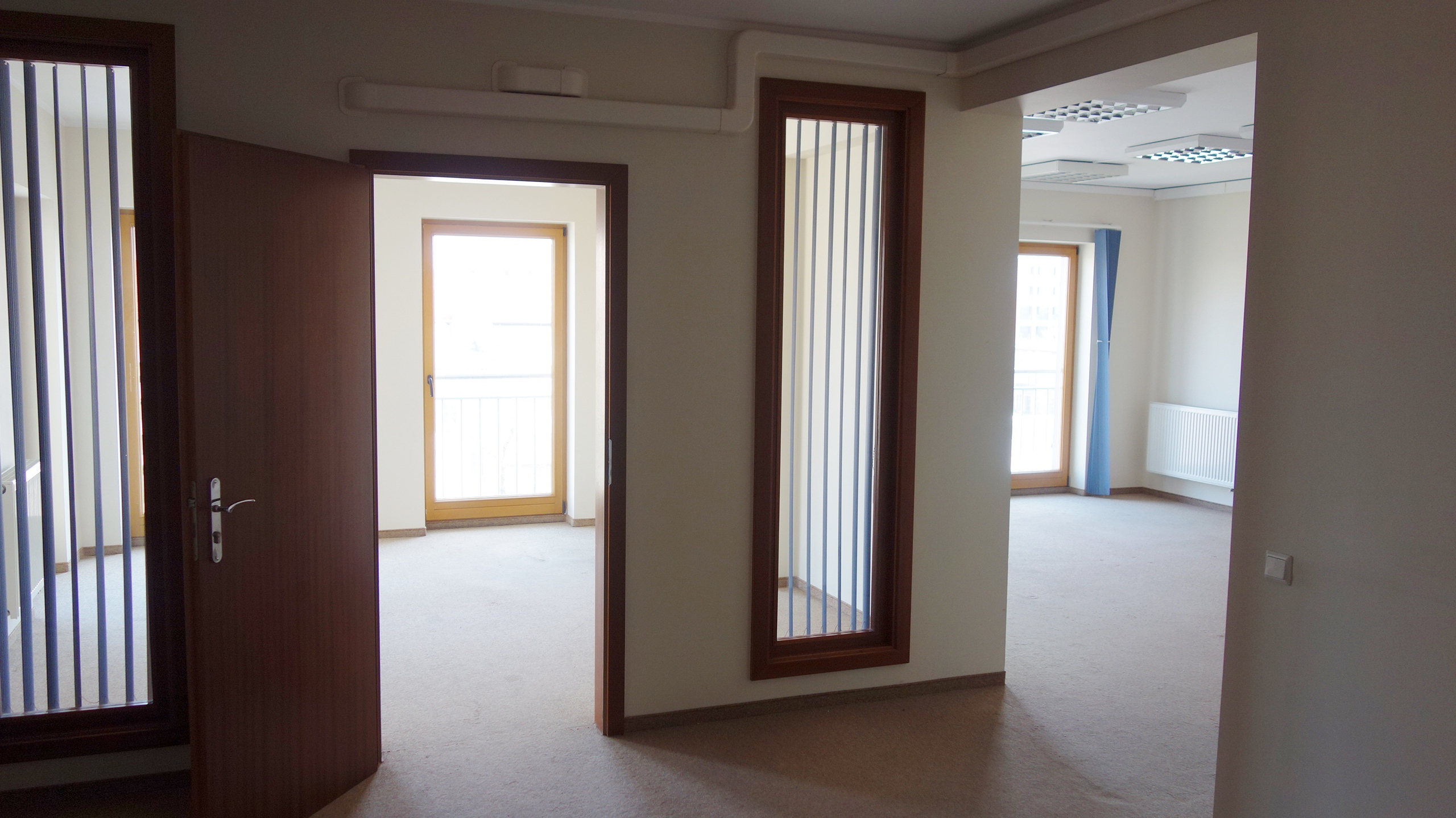 Lokal biurowy w budynku z windą z 2002 rok. Górczyn - zdjęcie 10