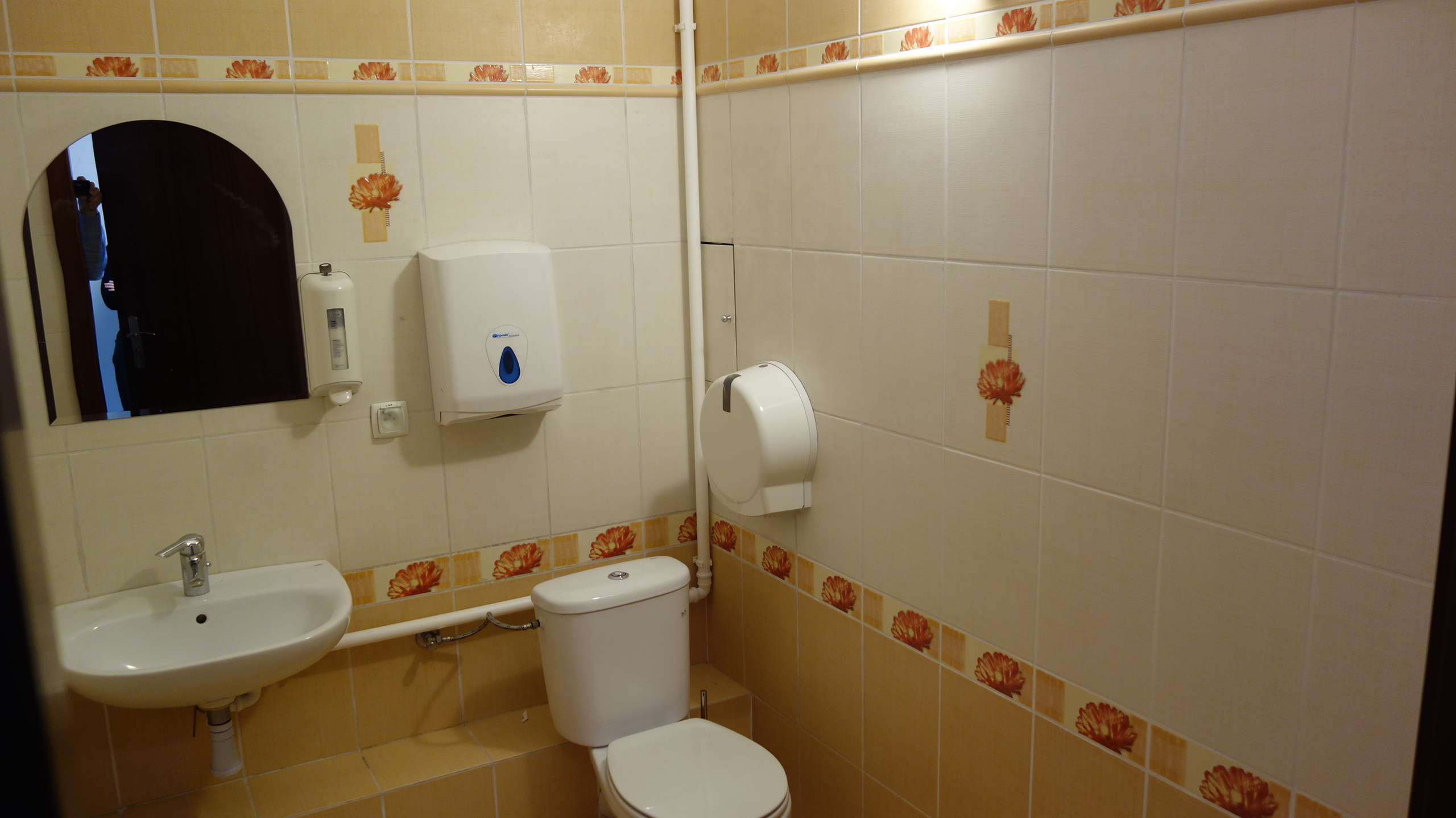 Lokal biurowy w budynku z windą z 2002 rok. Górczyn - zdjęcie 12