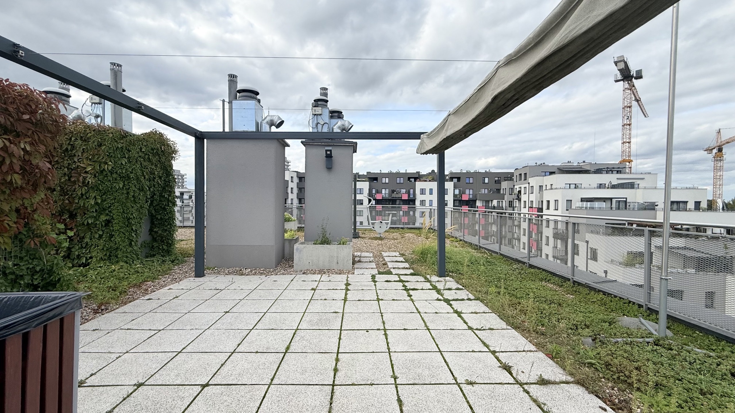 blsiko centrum, z parkingiem, nowe, - zdjęcie 14