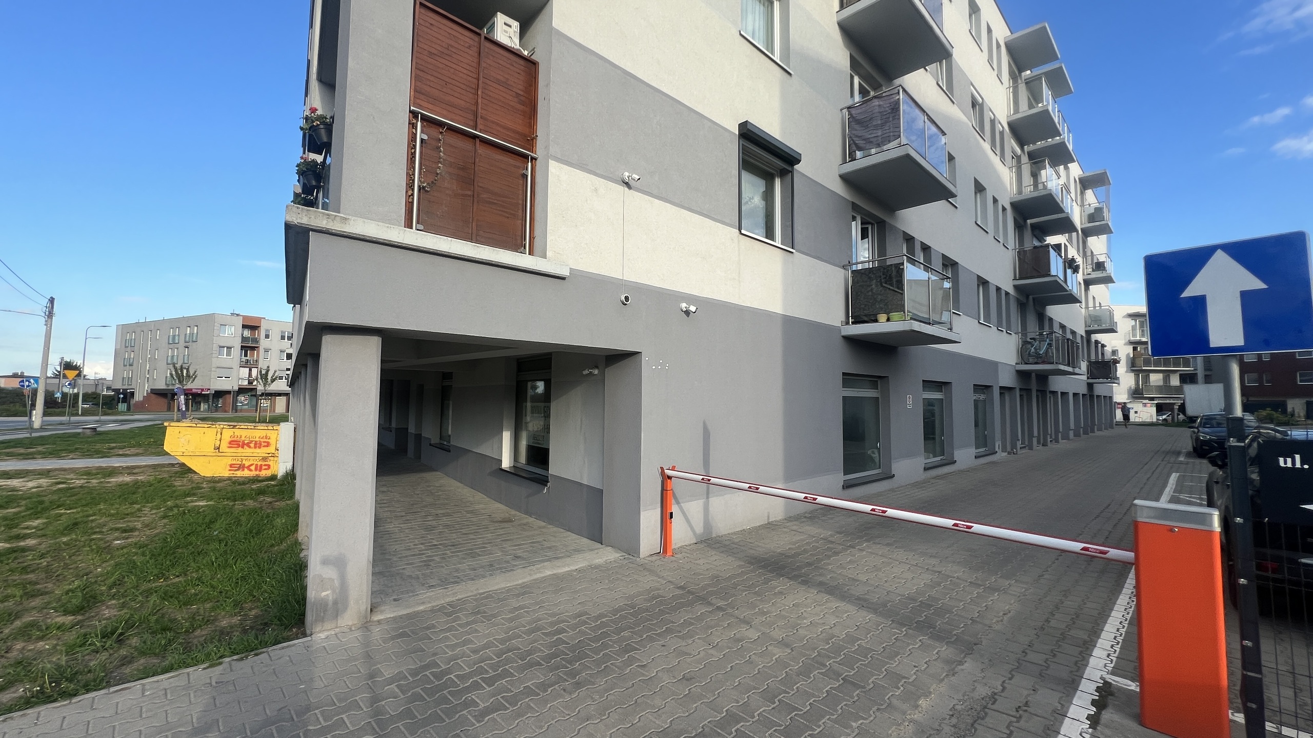 Lokal z witryną 140 m2 w widocznym miejscu - zdjęcie 10