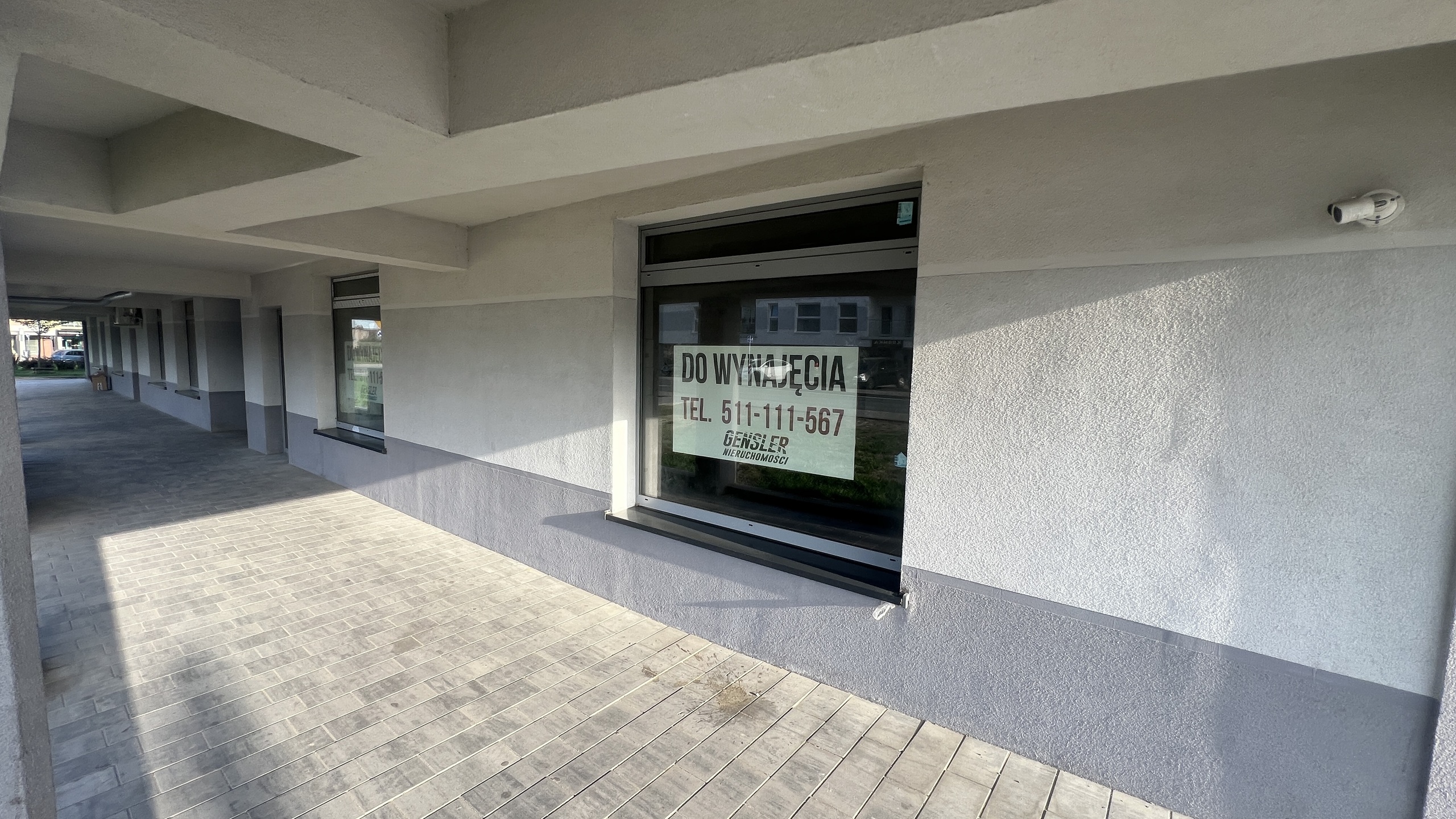 Lokal z witryną 140 m2 w widocznym miejscu - zdjęcie 7
