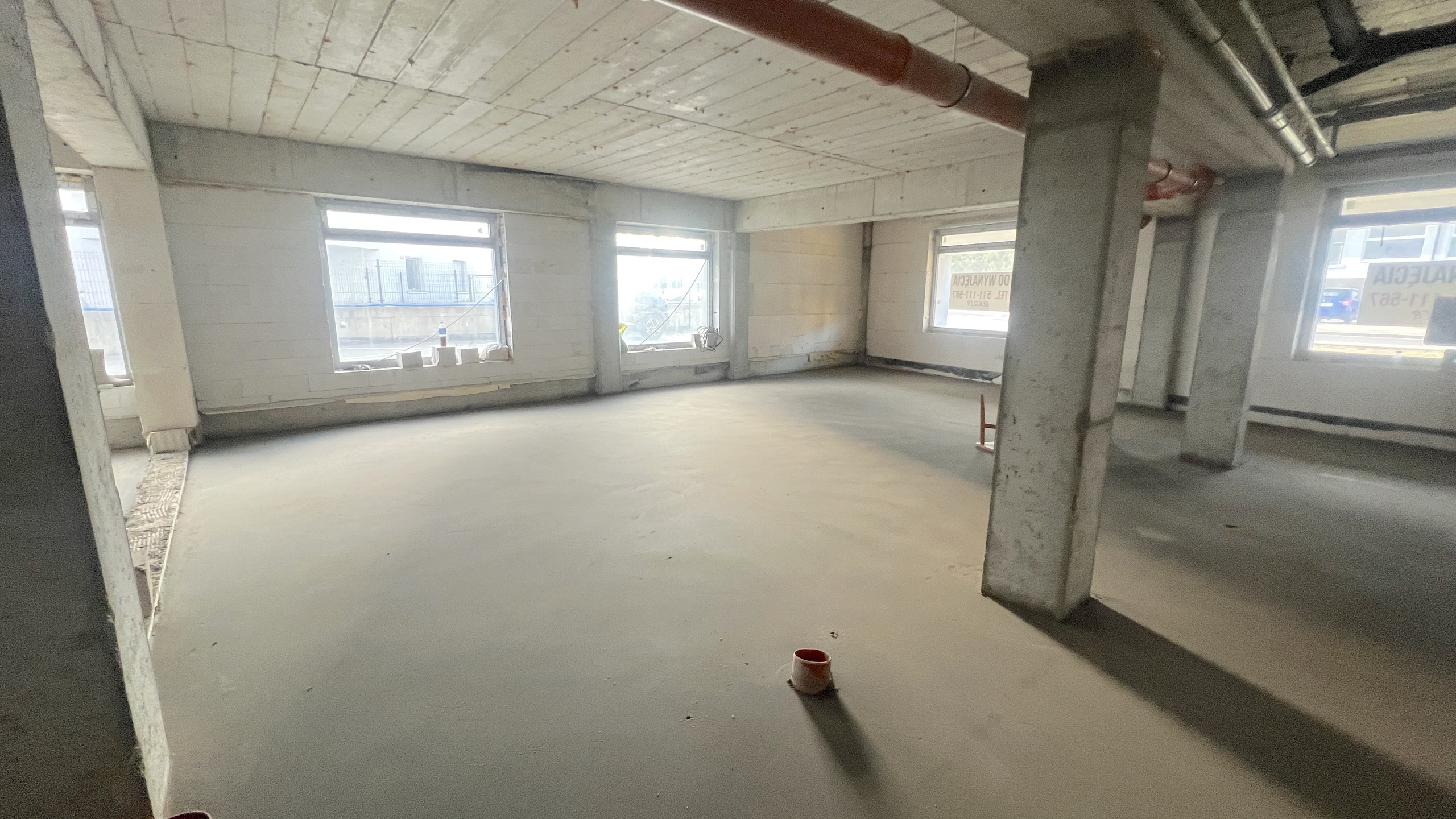 Lokal z witryną 140 m2 w widocznym miejscu - zdjęcie 14