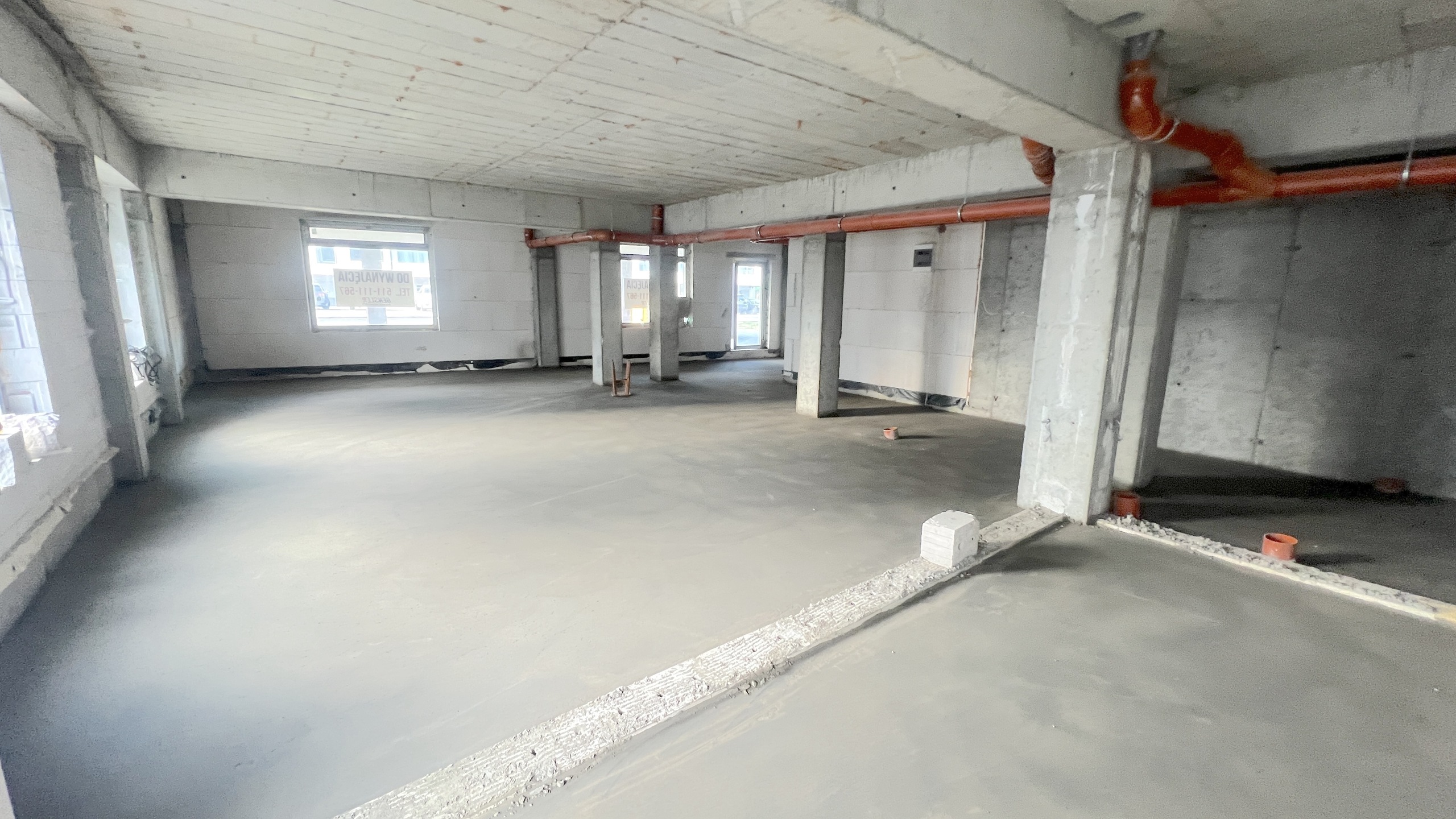 Lokal z witryną 140 m2 w widocznym miejscu - zdjęcie 1