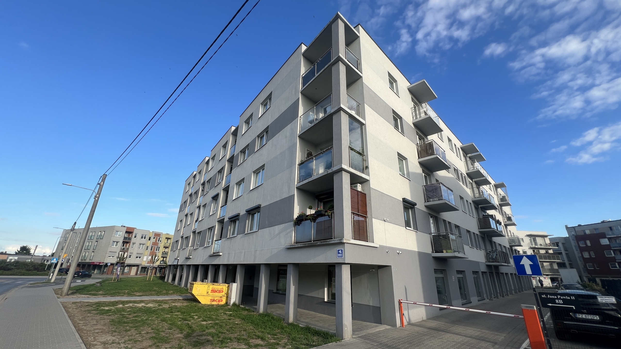 Lokal z witryną 140 m2 w widocznym miejscu - zdjęcie 9