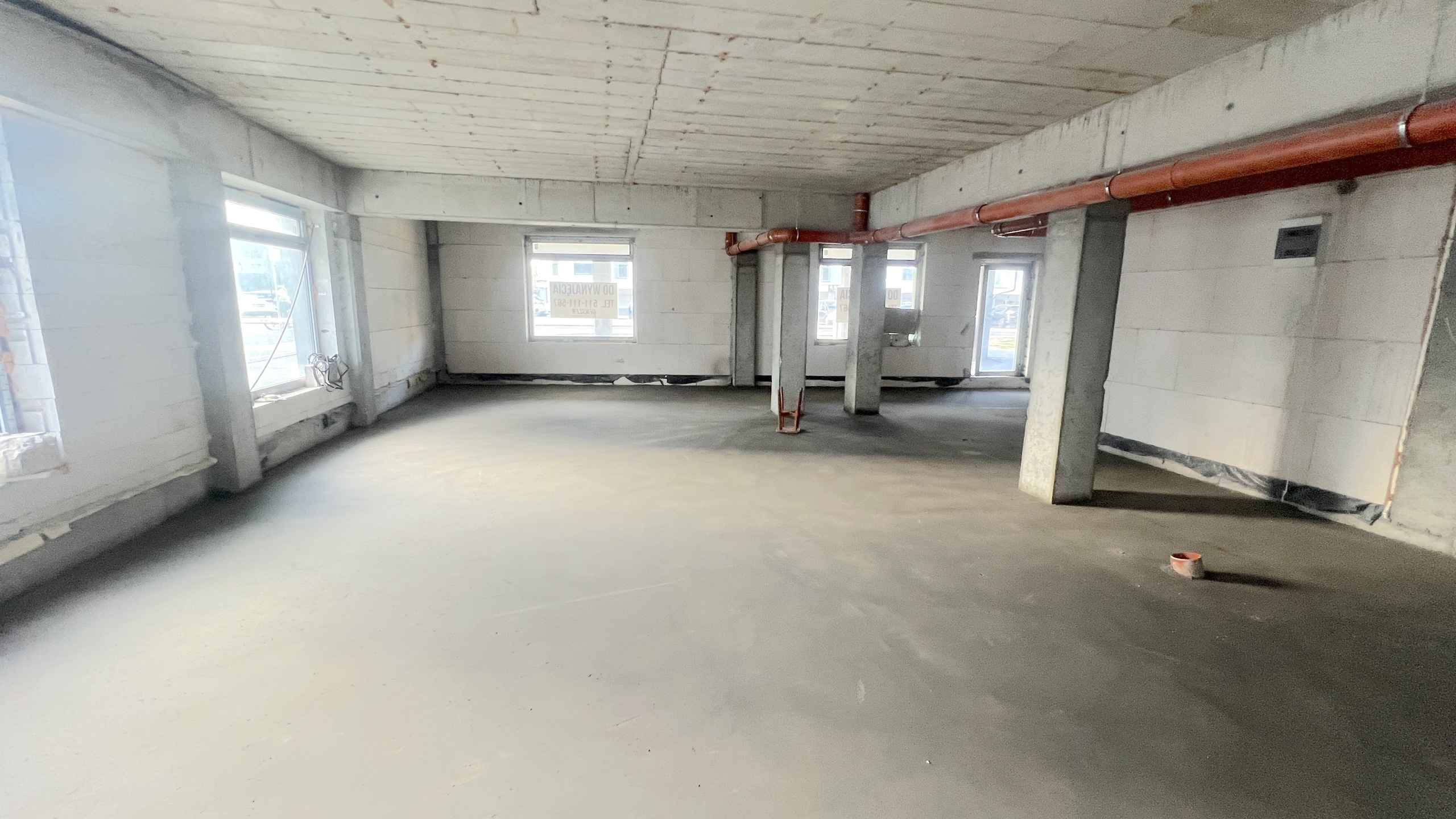 Lokal z witryną 140 m2 w widocznym miejscu - zdjęcie 2