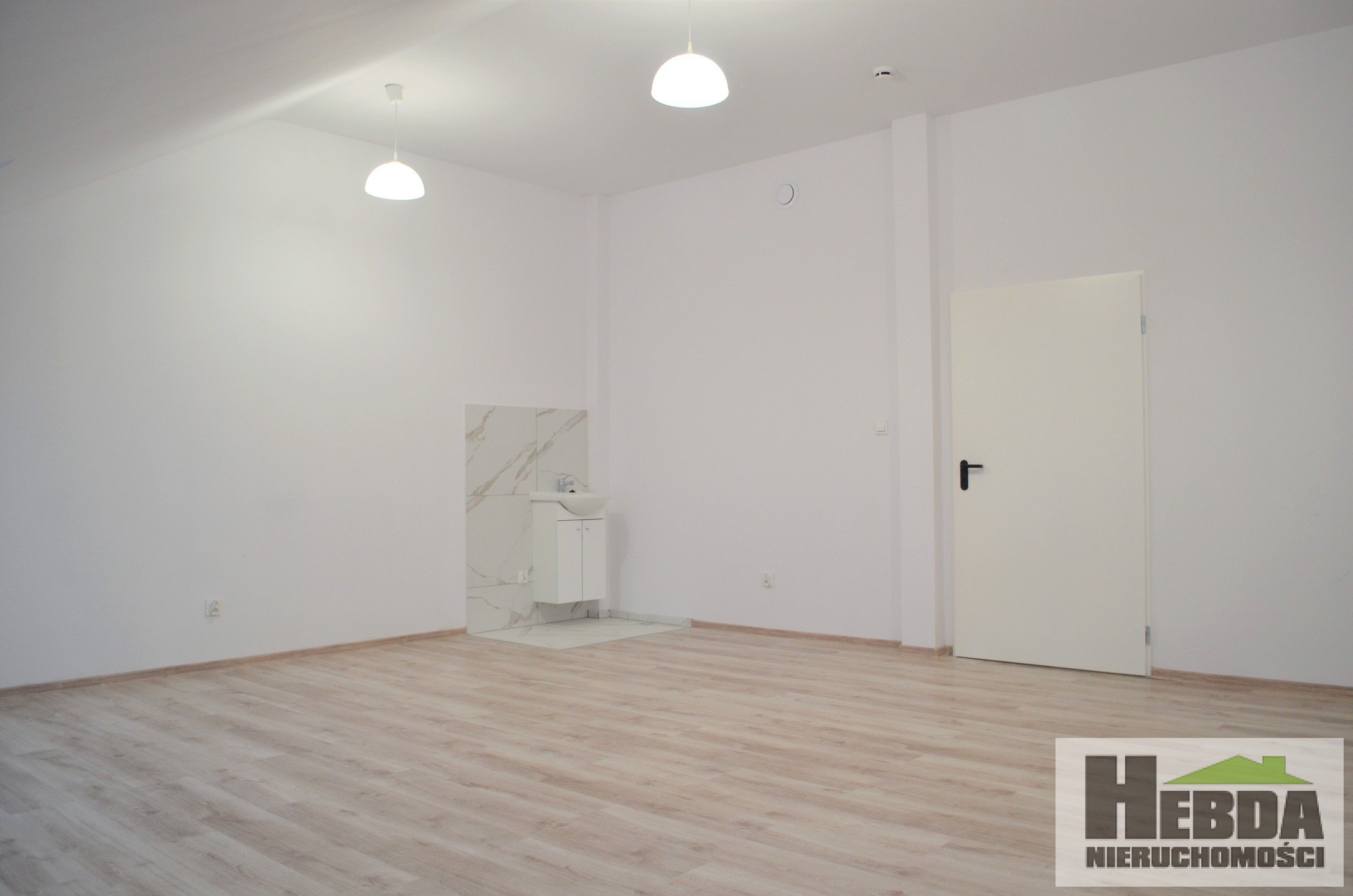 Na wynajem lokale biurowe 30 m2 - 200 m2 w nowoczesnej kamienicy - zdjęcie 2