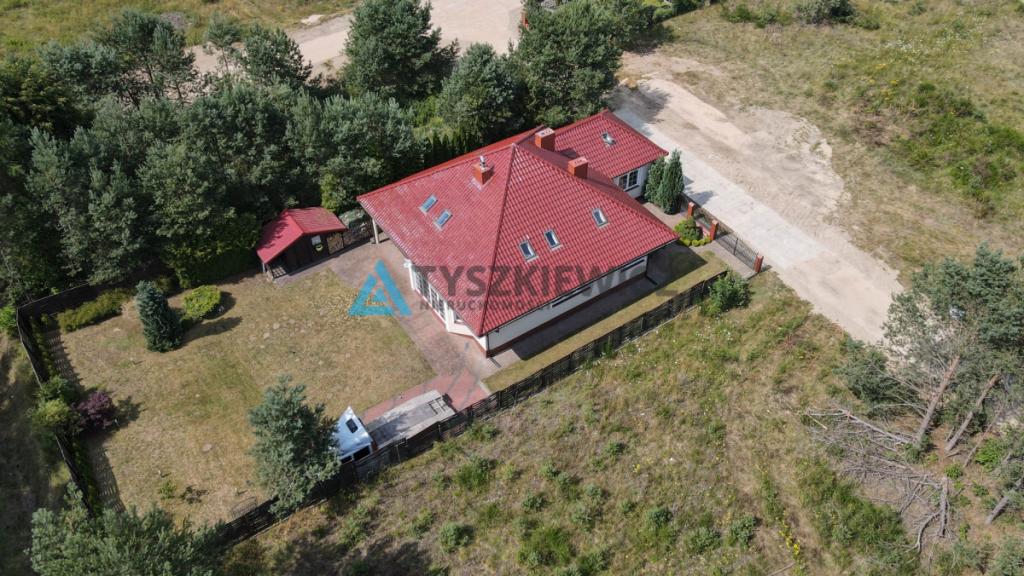 Komfortowy dom w Bojanie z garażem i dużym ogrodem - zdjęcie 15