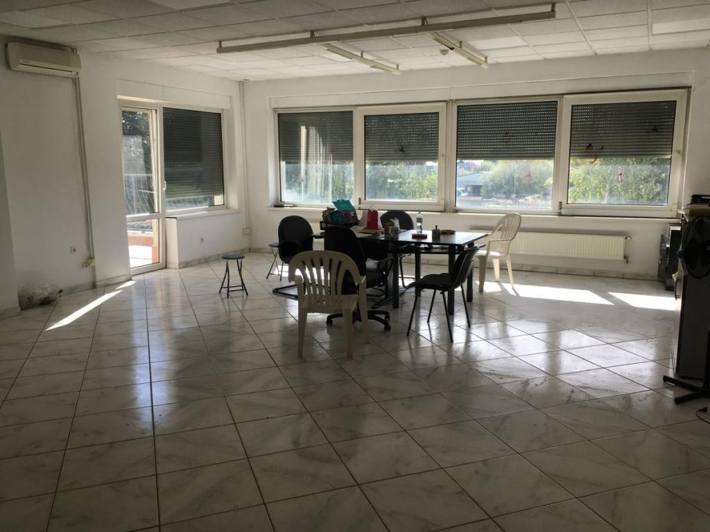 Hala produkcyjna z rampą - zdjęcie 4