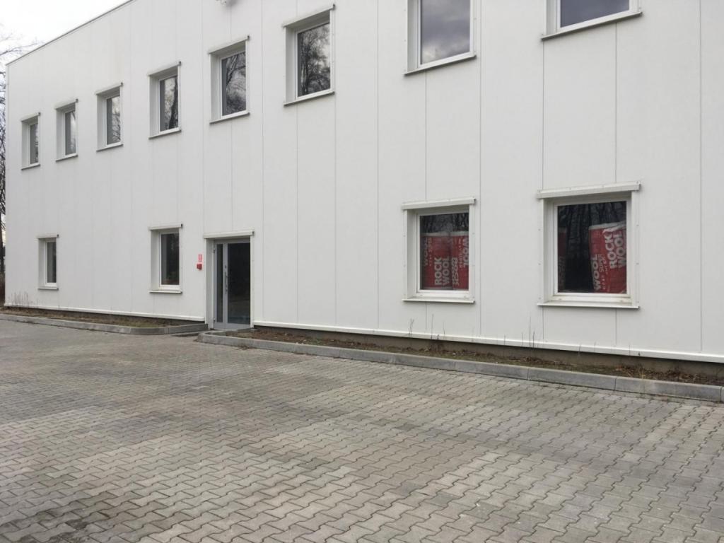 Hala produkcyjna z rampą - zdjęcie 3