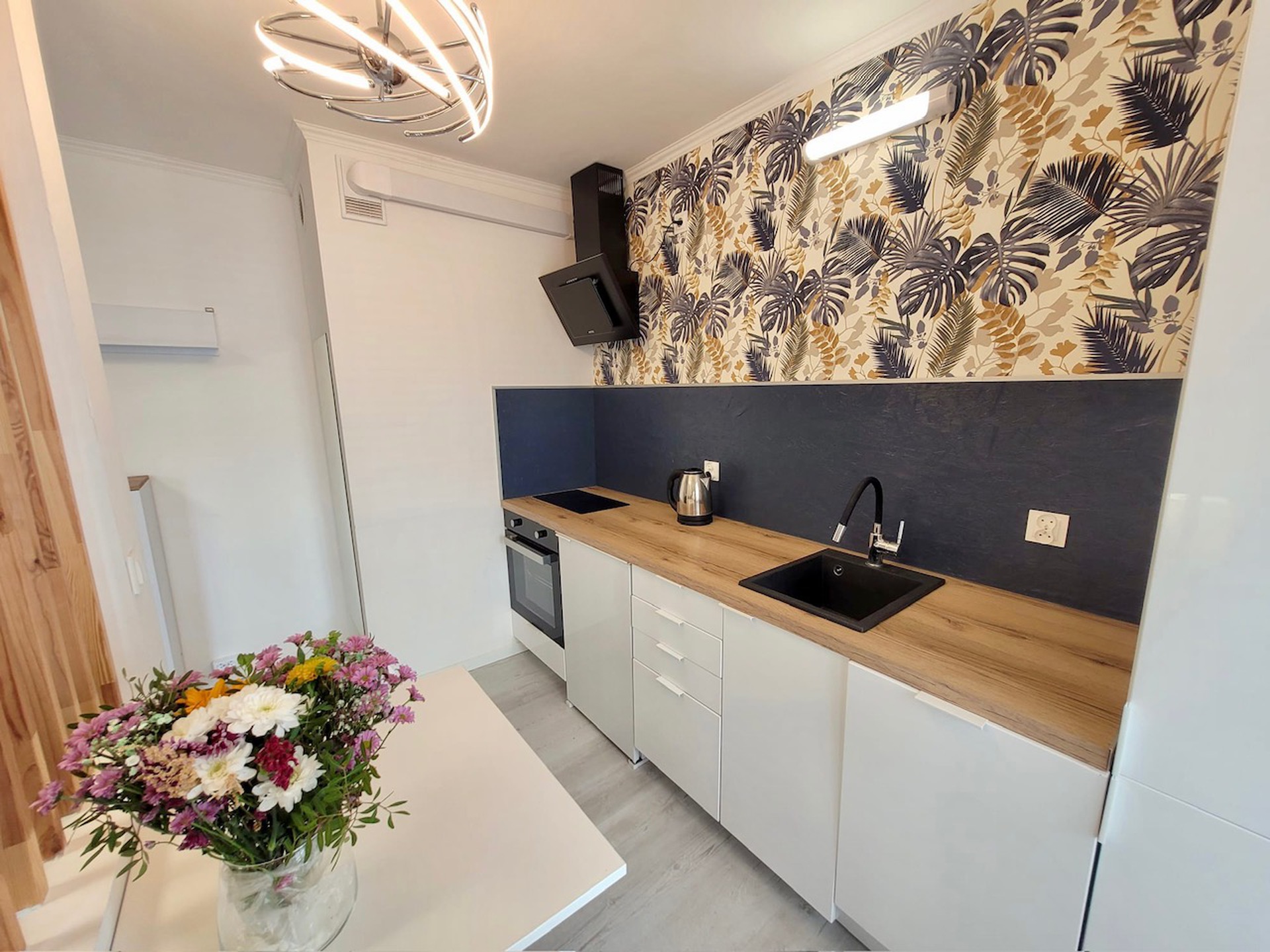 Nowe, umeblowane, z garażem w centrum Wrocławia - zdjęcie 2