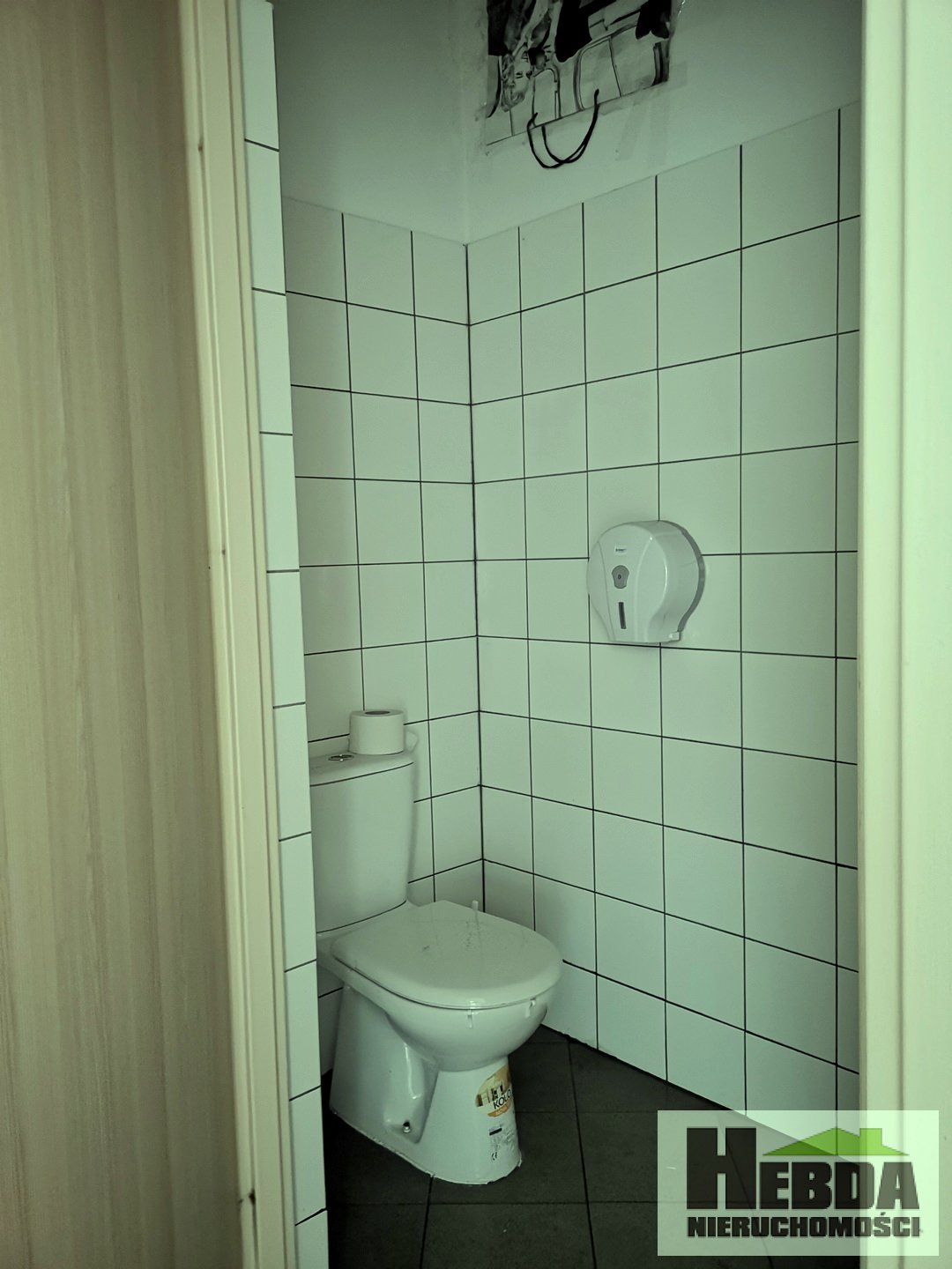 Tarnów , lokal usługowy , ul Krakowska 180 m2 + 70 m2; pod  bank, sklep markowy, apteka  inne.. - zdjęcie 3