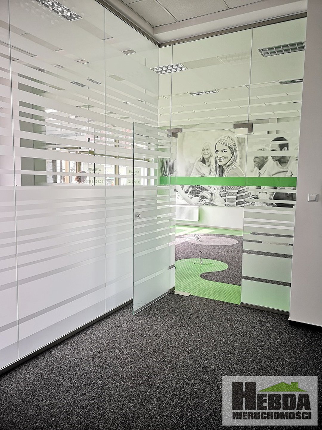 Tarnów , lokal usługowy , ul Krakowska 180 m2 + 70 m2; pod  bank, sklep markowy, apteka  inne.. - zdjęcie 6