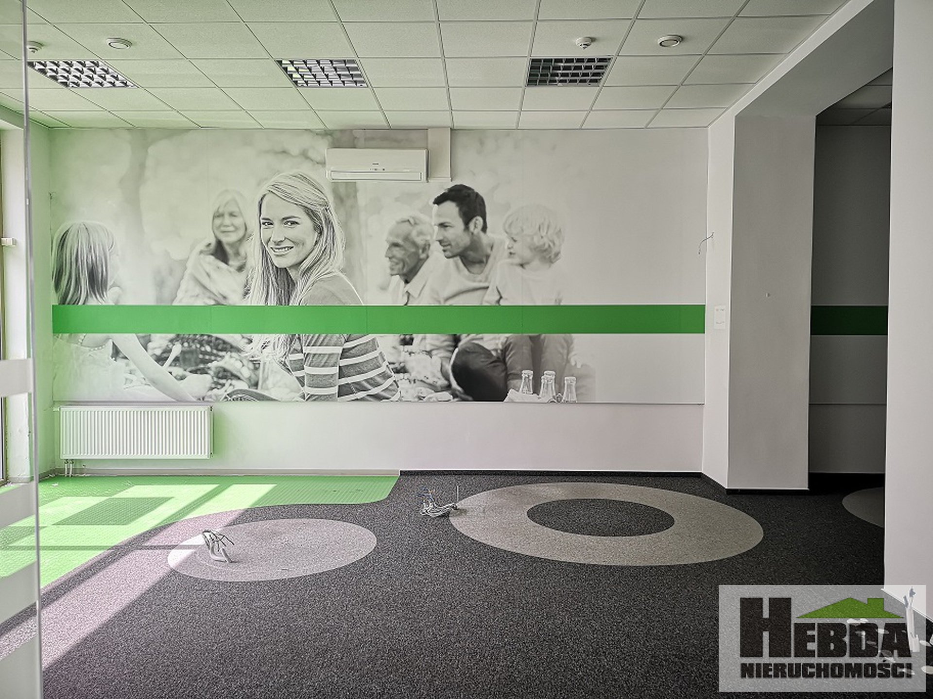 Tarnów , lokal usługowy , ul Krakowska 180 m2 + 70 m2; pod  bank, sklep markowy, apteka  inne.. - zdjęcie 1