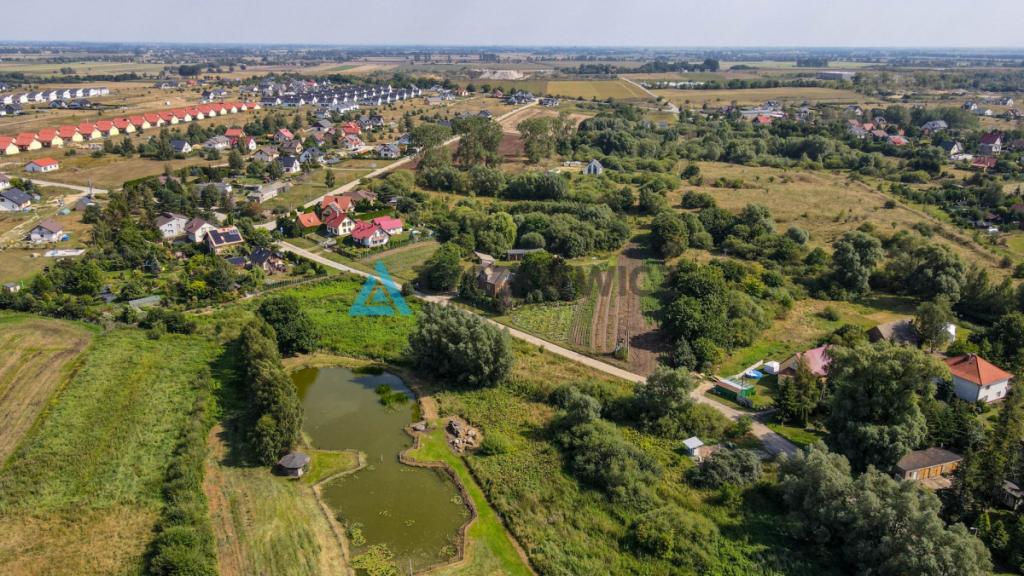Działka w malowniczej i spokojnej okolicy - zdjęcie 9