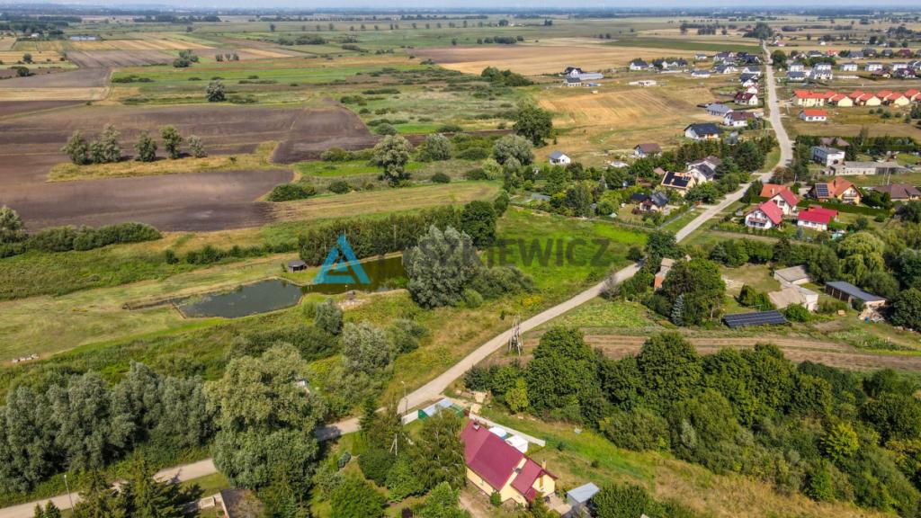 Działka w malowniczej i spokojnej okolicy - zdjęcie 11