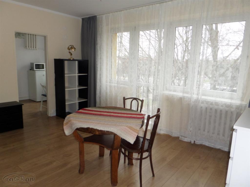 36 m2 umeblowamieszkanie  z osobną i widną kuchnią - zdjęcie 2