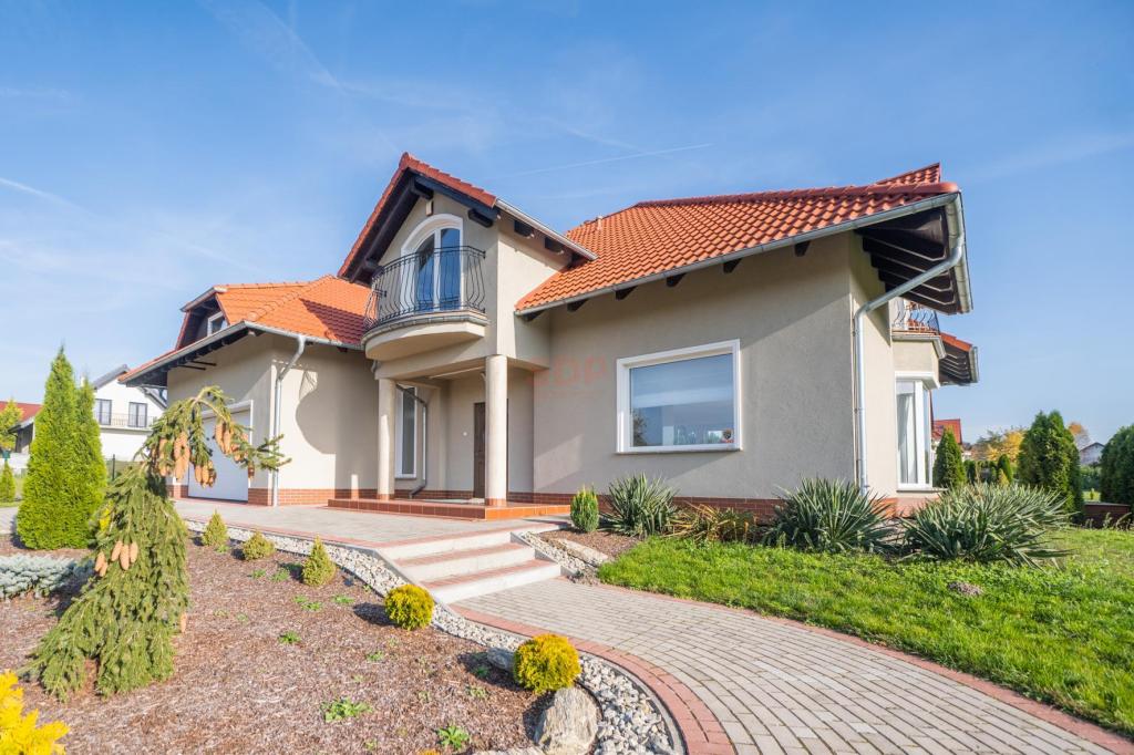 Dom 305 m², Wisznia Mała, Kwiatowa - zdjęcie 1