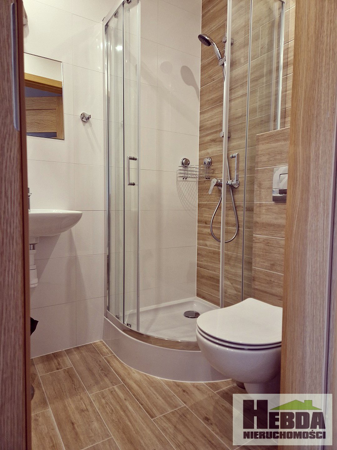 Lisia Góra, do wynajęcia pokoje 1 - 3 osobowe, z możliwością posiłków ( śniadań, obiadokolacji) - zdjęcie 2