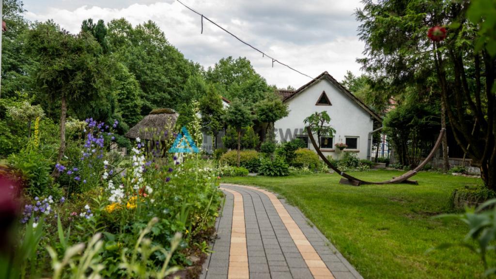 Bardzo atrakcyjny dom z działającą stajnią - zdjęcie 28