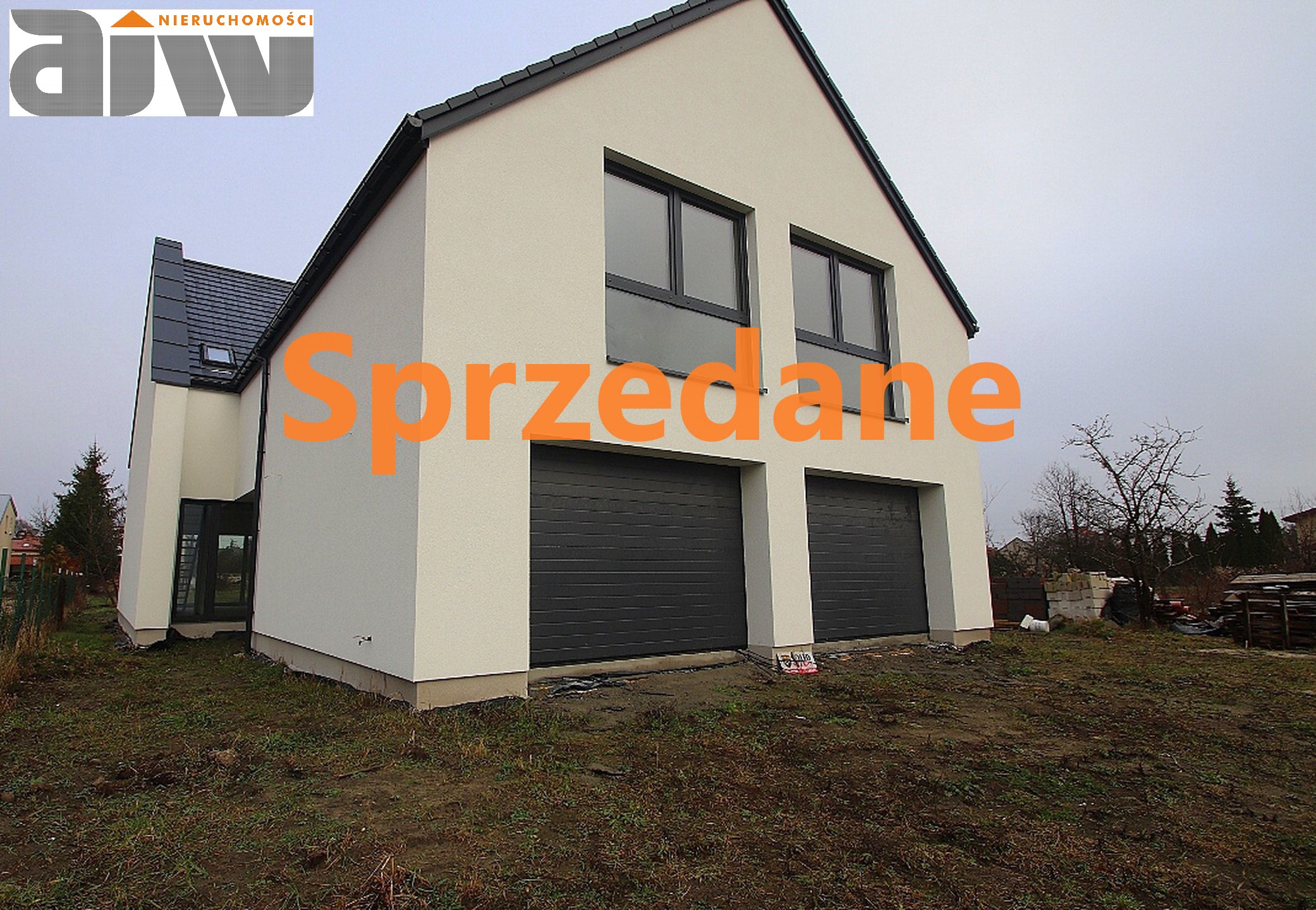 Dom Bliźniak w Truskawiu, pow. 166 m2, działka 635 m2 - zdjęcie 1