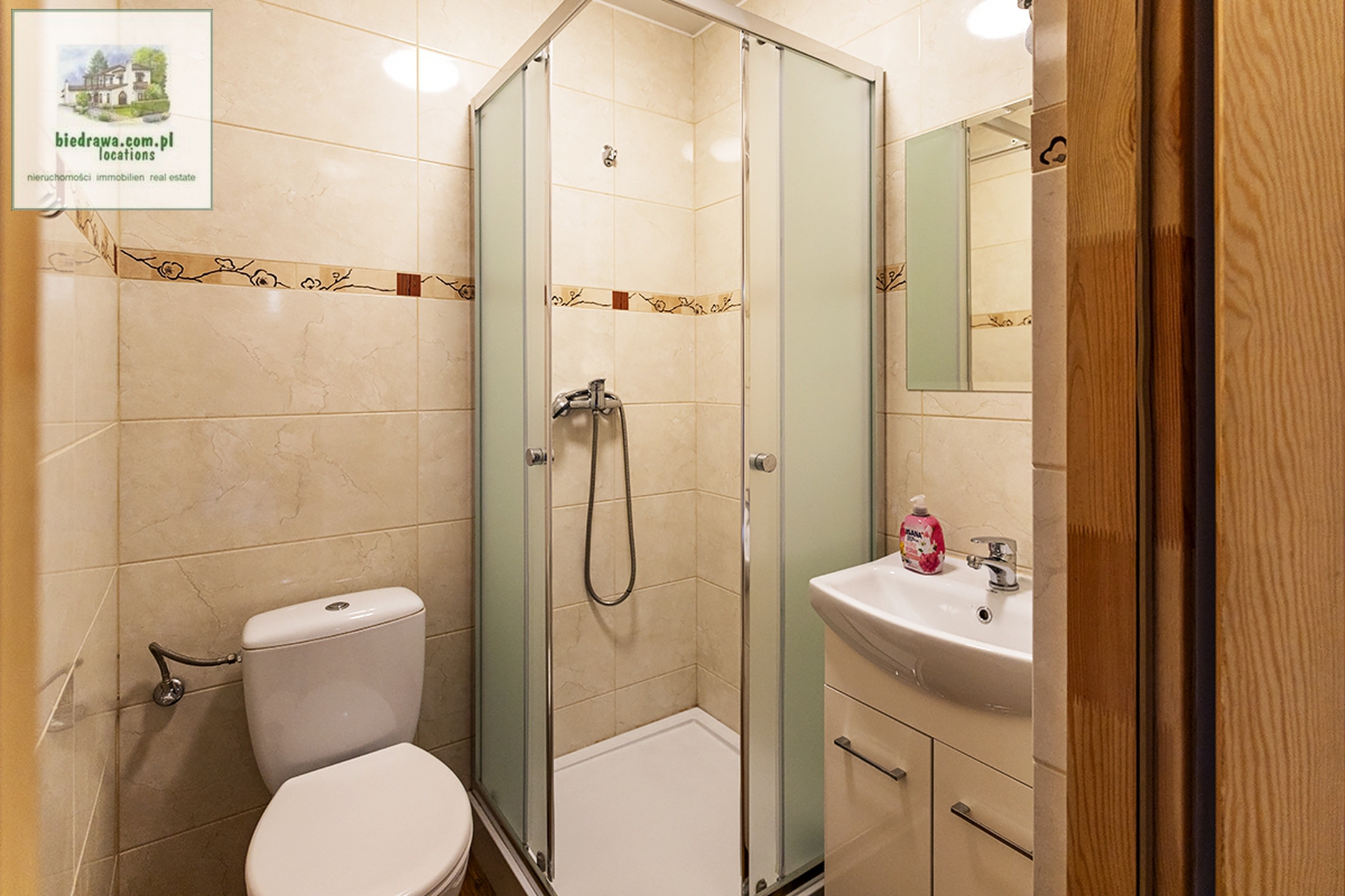 Działający pensjonat w Zieleńcu na sprzedaż - zdjęcie 18