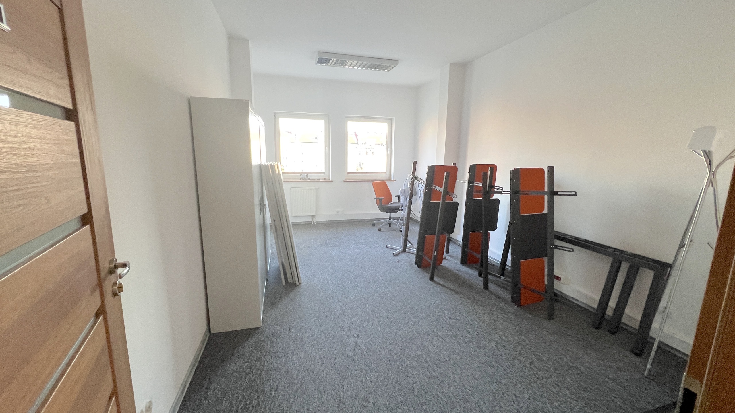 Lokal biurowy w  biurowcu z 2002 roku - zdjęcie 4