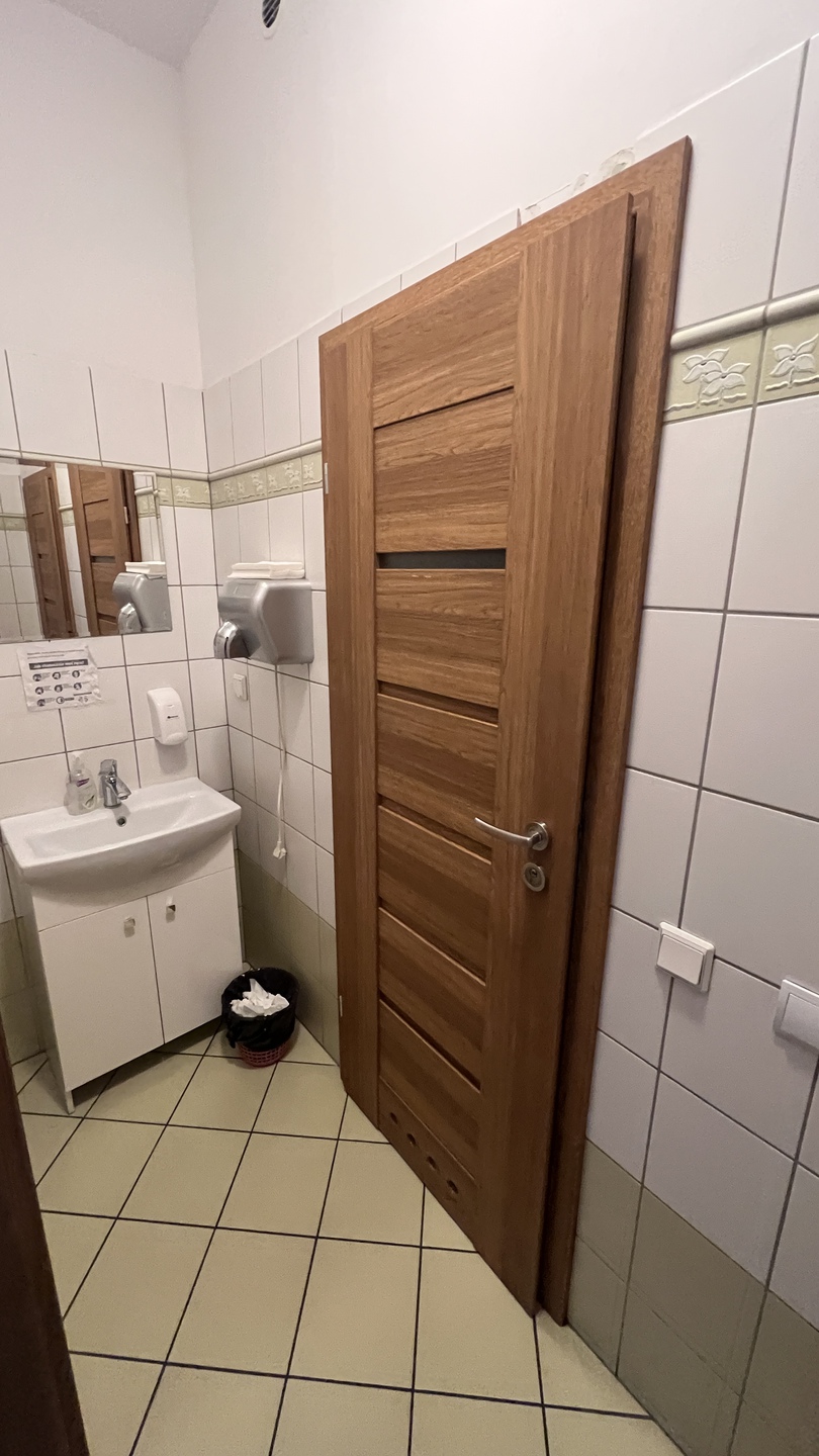 Lokal biurowy w  biurowcu z 2002 roku - zdjęcie 7