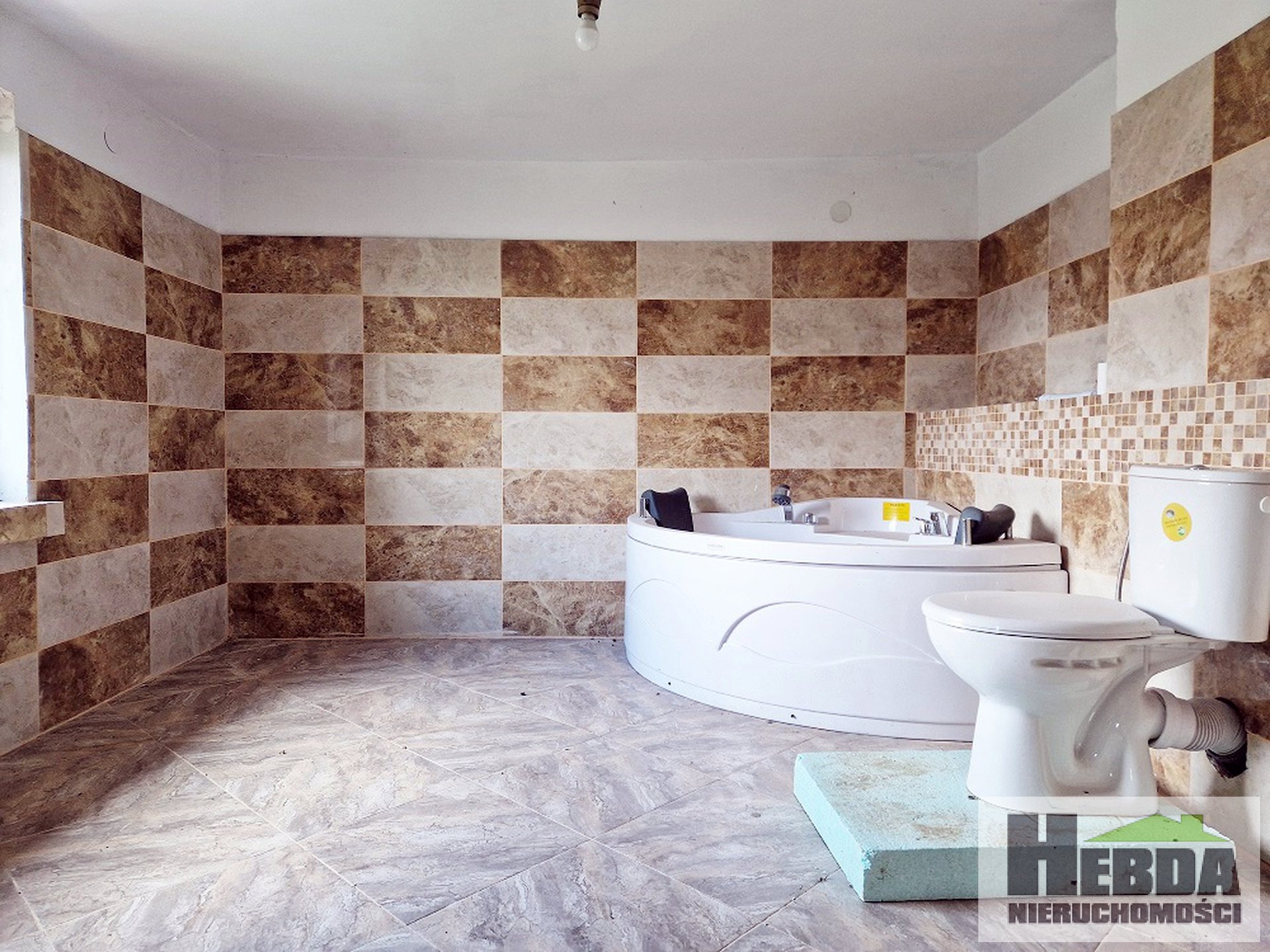 Pogórze Rożnowskie, dom murowany 240 m2 z widokiem na jezioro ! - zdjęcie 5