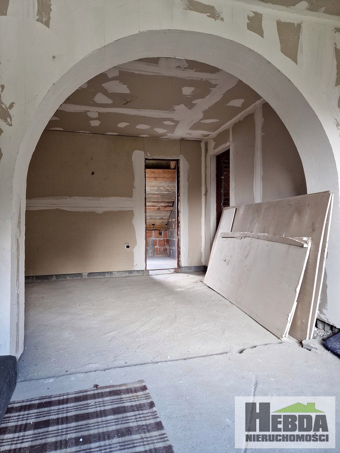 Pogórze Rożnowskie, dom murowany 240 m2 z widokiem na jezioro ! - zdjęcie 13