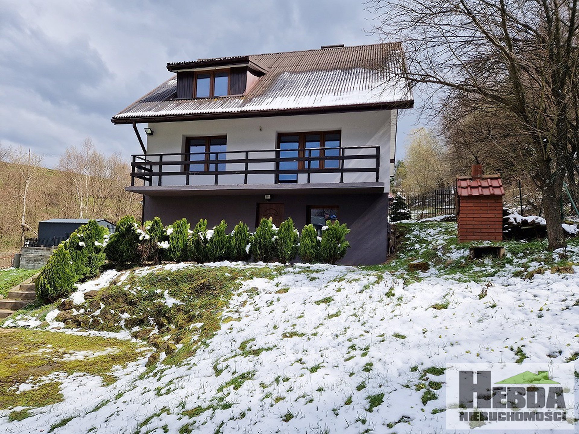 Pogórze Rożnowskie, dom murowany 240 m2 z widokiem na jezioro ! - zdjęcie 1