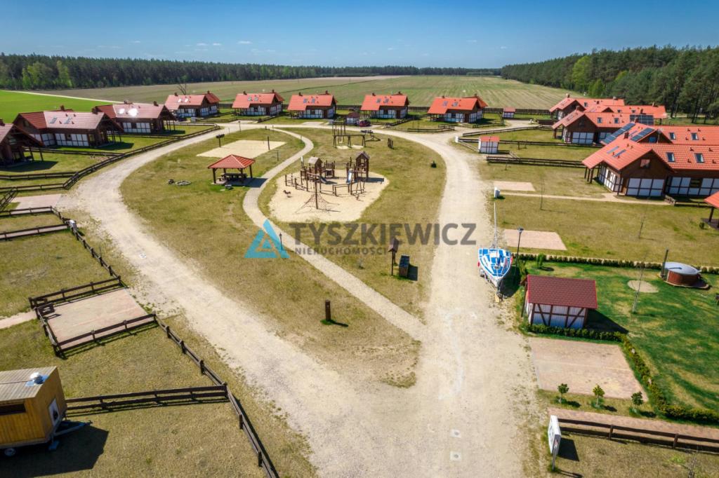 Piękny dom w okolicy lasu i jeziora - zdjęcie 26