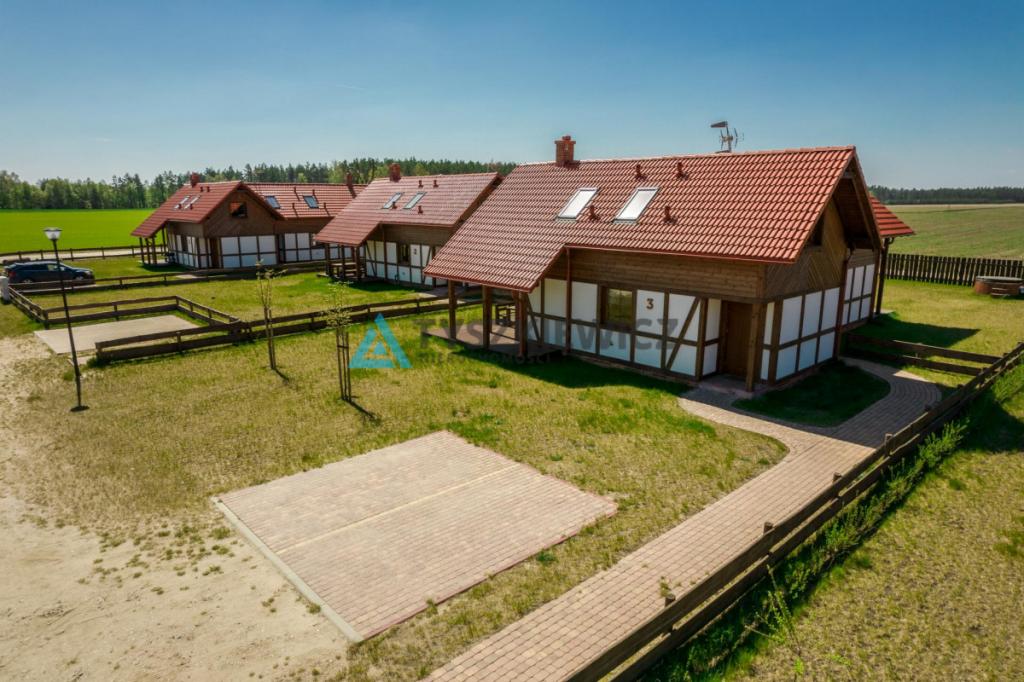 Piękny dom w okolicy lasu i jeziora - zdjęcie 29