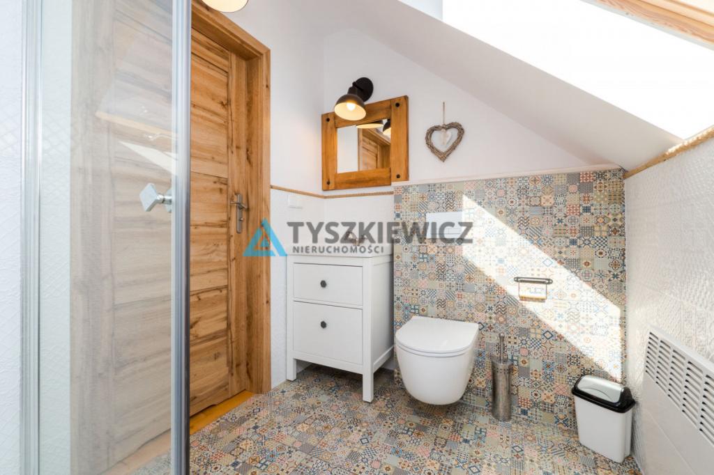 Piękny dom w okolicy lasu i jeziora - zdjęcie 21