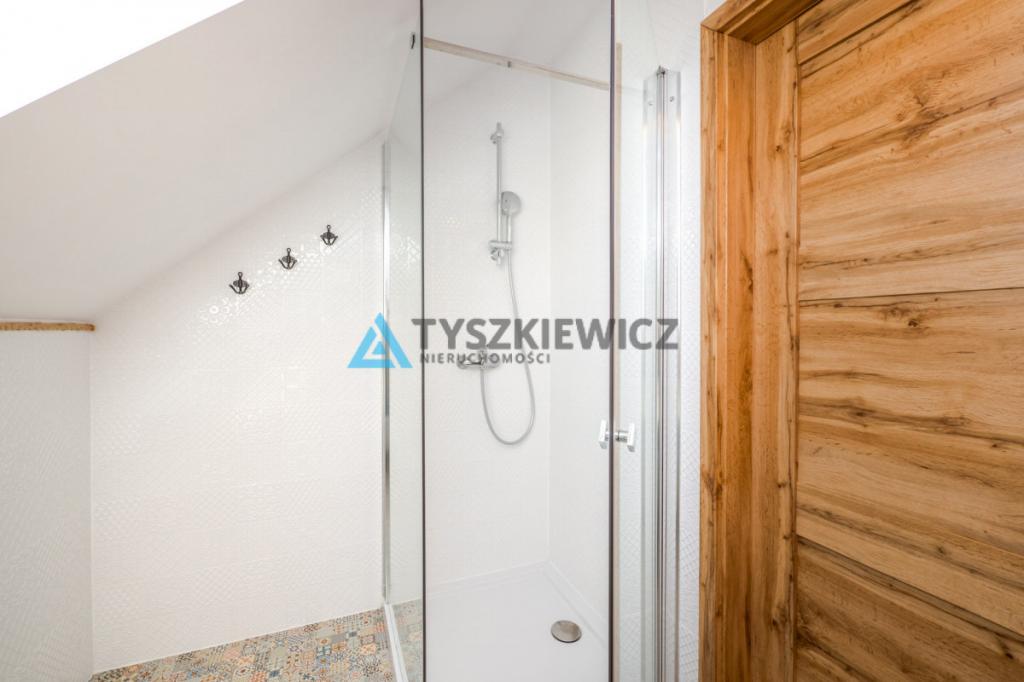 Piękny dom w okolicy lasu i jeziora - zdjęcie 23