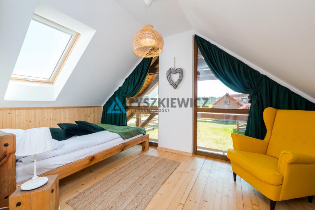 Piękny dom w okolicy lasu i jeziora - zdjęcie 11