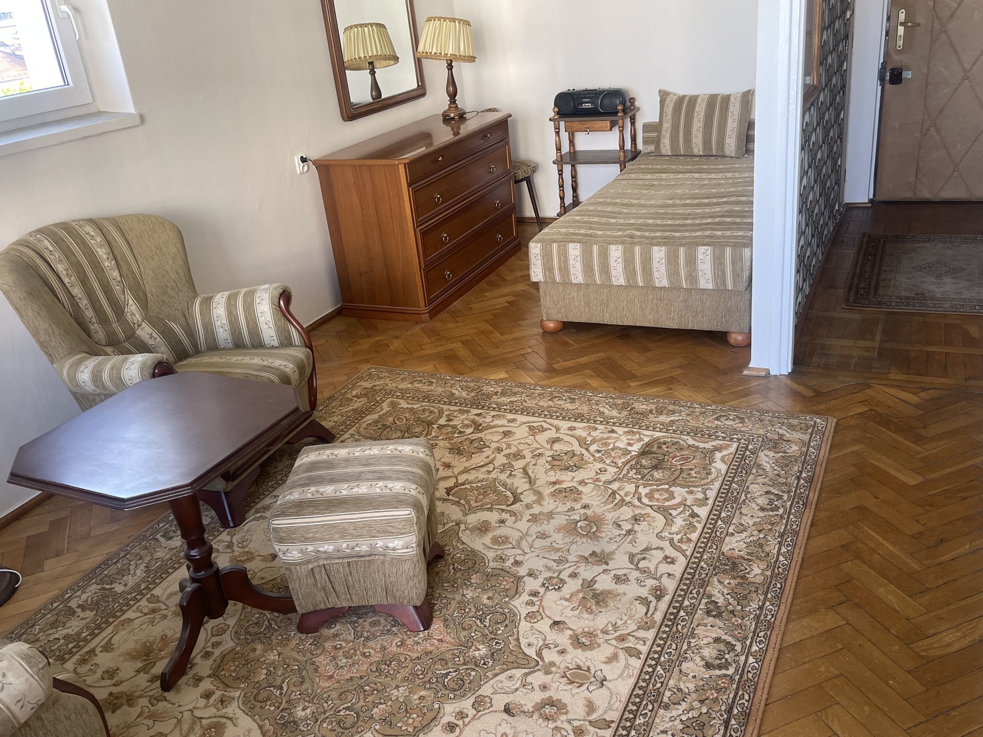 Do wynajęcia umeblowane mieszkanie 2-pokojowe 34 m2, oszklona loggia, W-wa-Śródmieście-Al.Solidarności/Plac Bankowy - zdjęcie 4