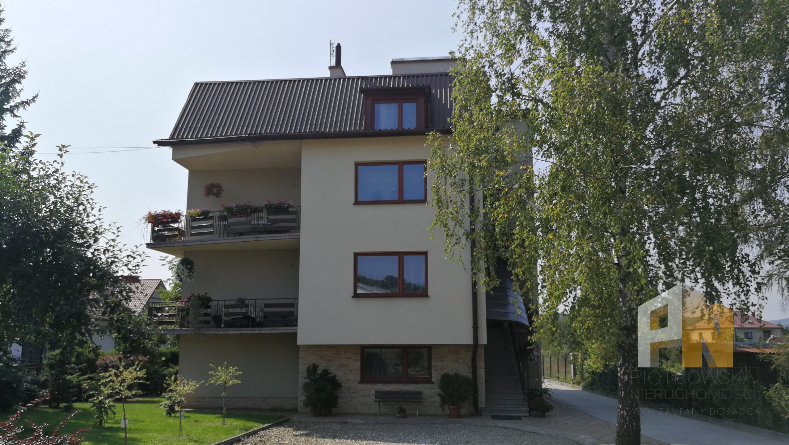 Dom pod działalność - zdjęcie 1