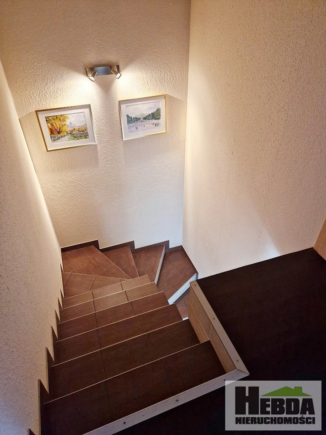 Tarnów - Zawada , parterowy domek na 30 arowej działce z widokami na Tarnów ! - zdjęcie 12