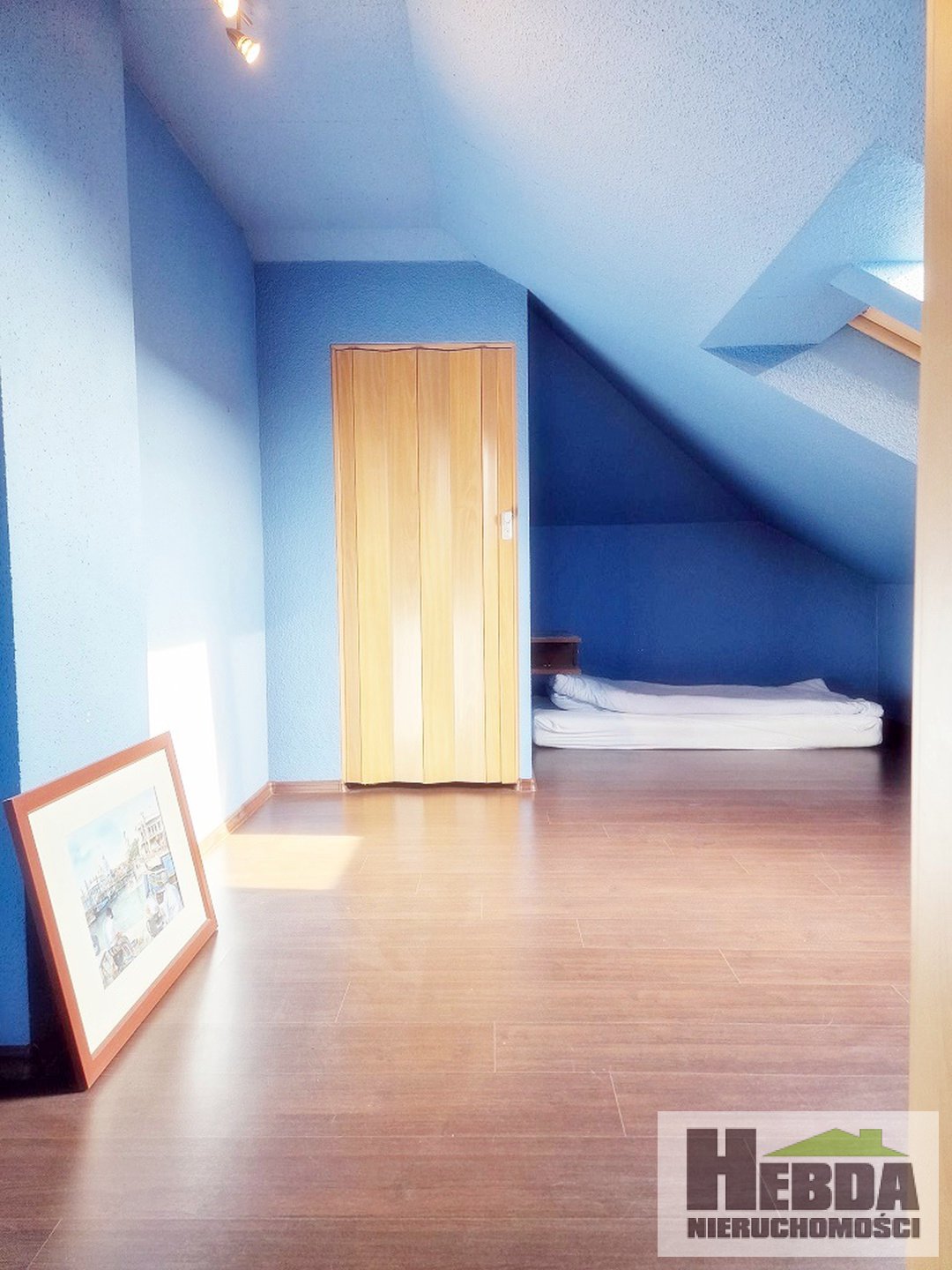 Tarnów - Zawada , parterowy domek na 30 arowej działce z widokami na Tarnów ! - zdjęcie 13