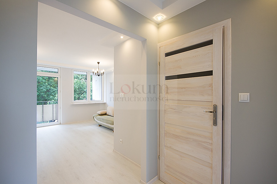 Ochota - dwa pokoje blisko centrum - zdjęcie 13