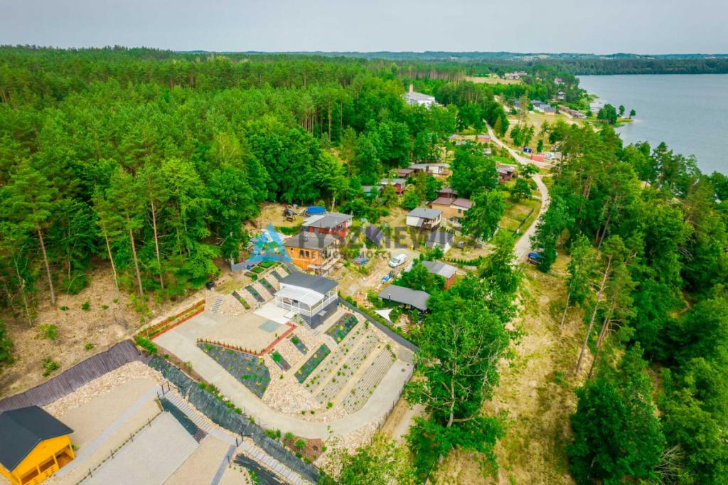 Malownicza działka z domkiem z widokiem na jezioro - zdjęcie 15