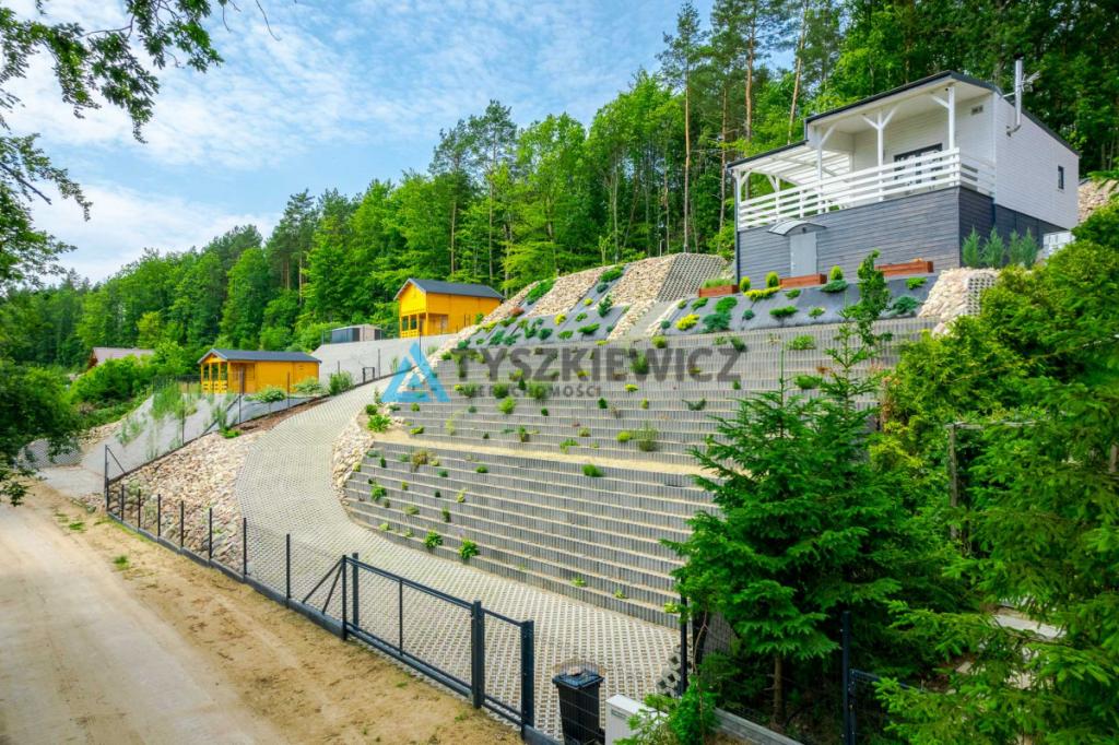 Malownicza działka z domkiem z widokiem na jezioro - zdjęcie 28