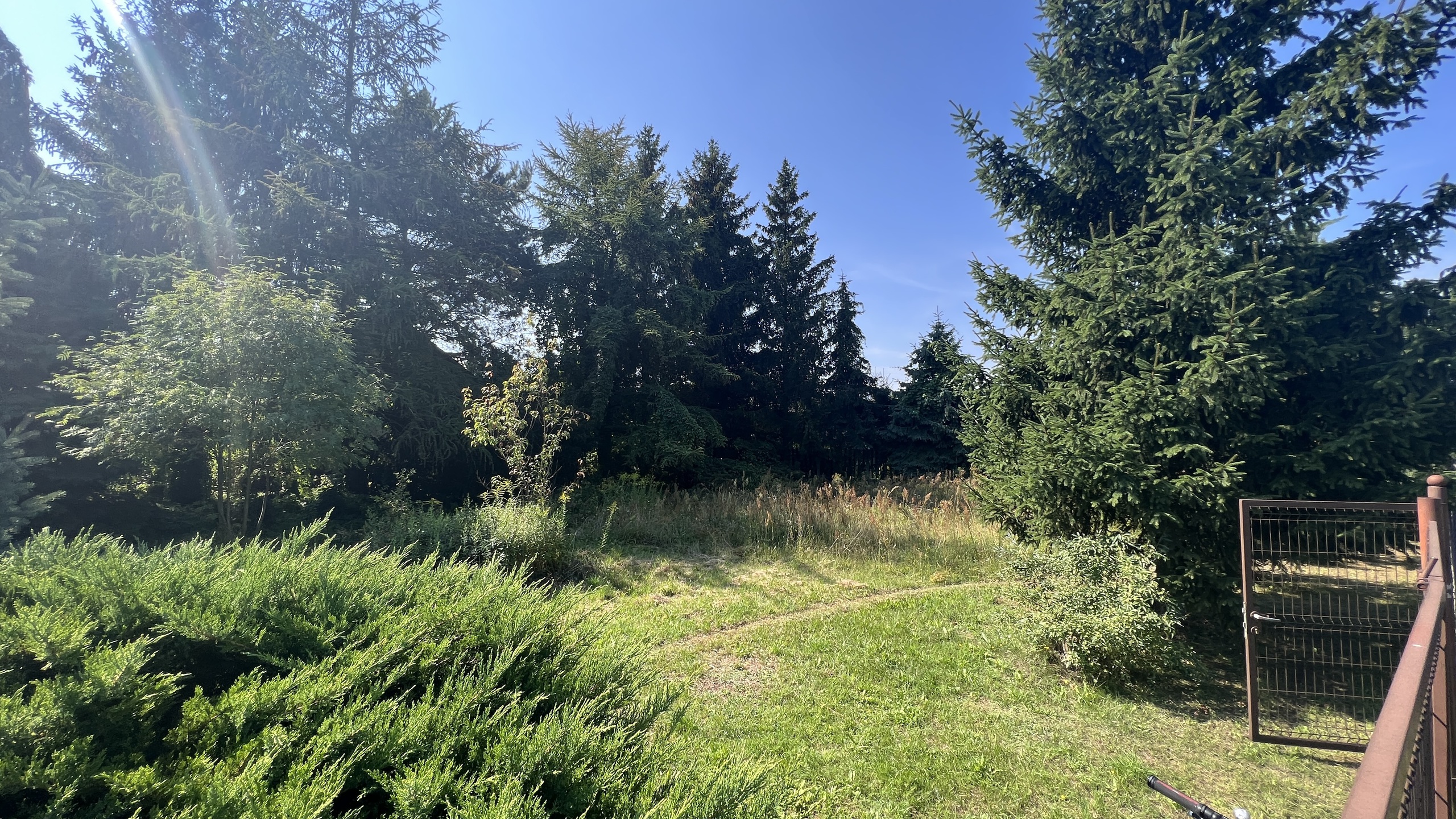 Malownicza działka w spokojne okolicy - zdjęcie 14