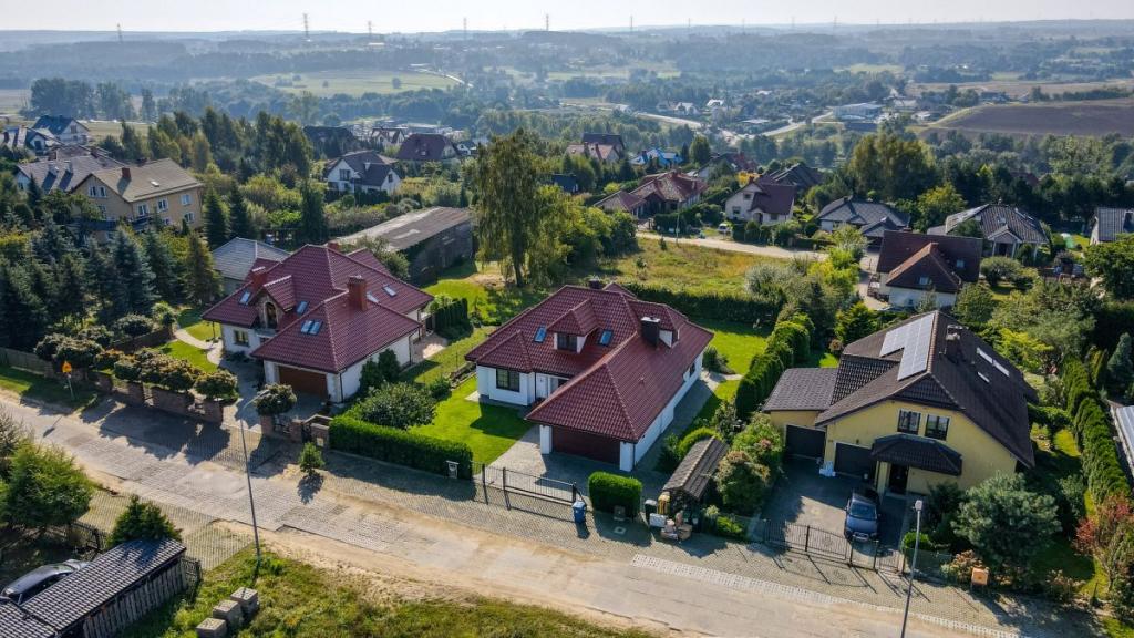 Komfortowy, świeżo po remoncie dom w Lniskach! - zdjęcie 27